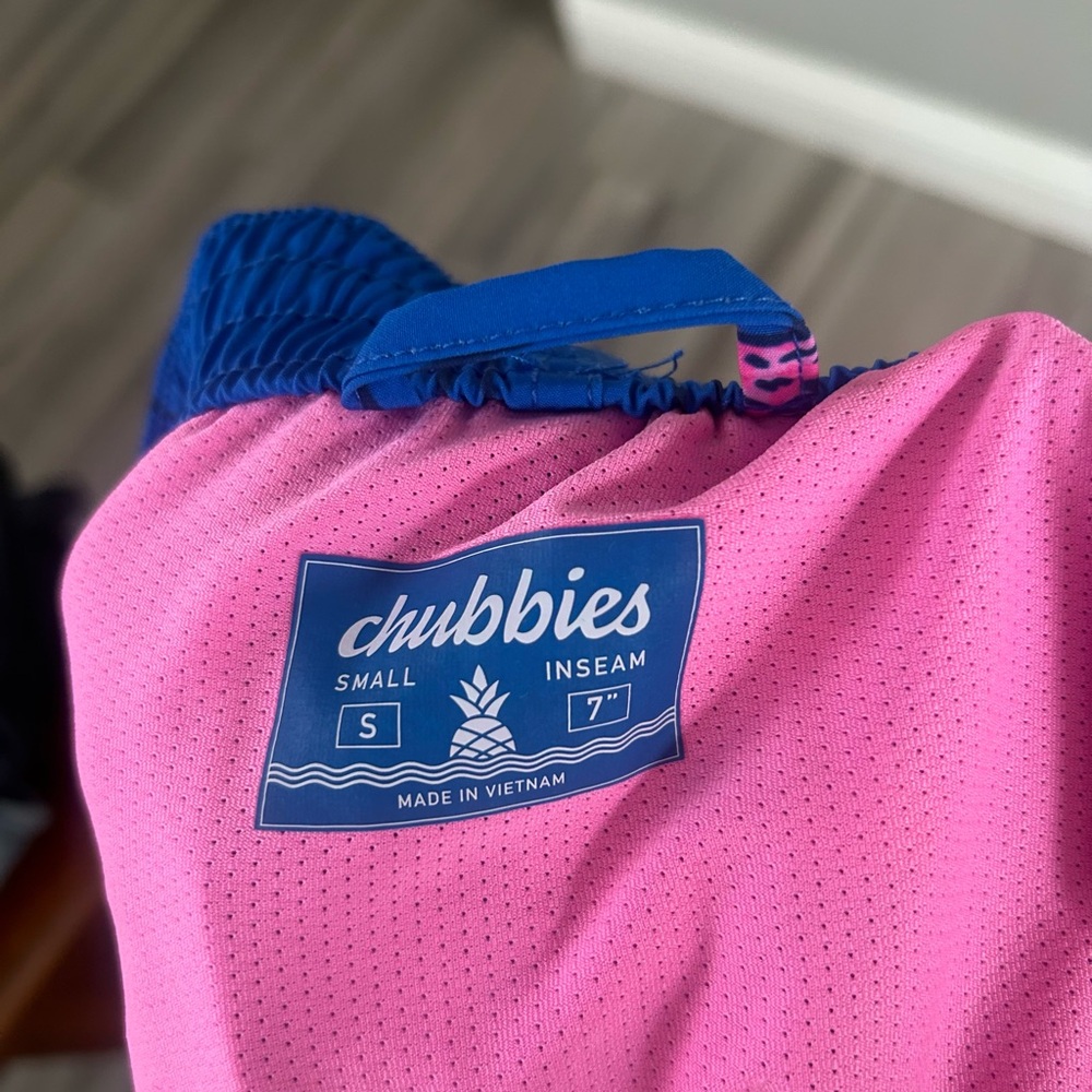 Chubbies Mens Flamingo Print swim trunks - Picture 4 of 4